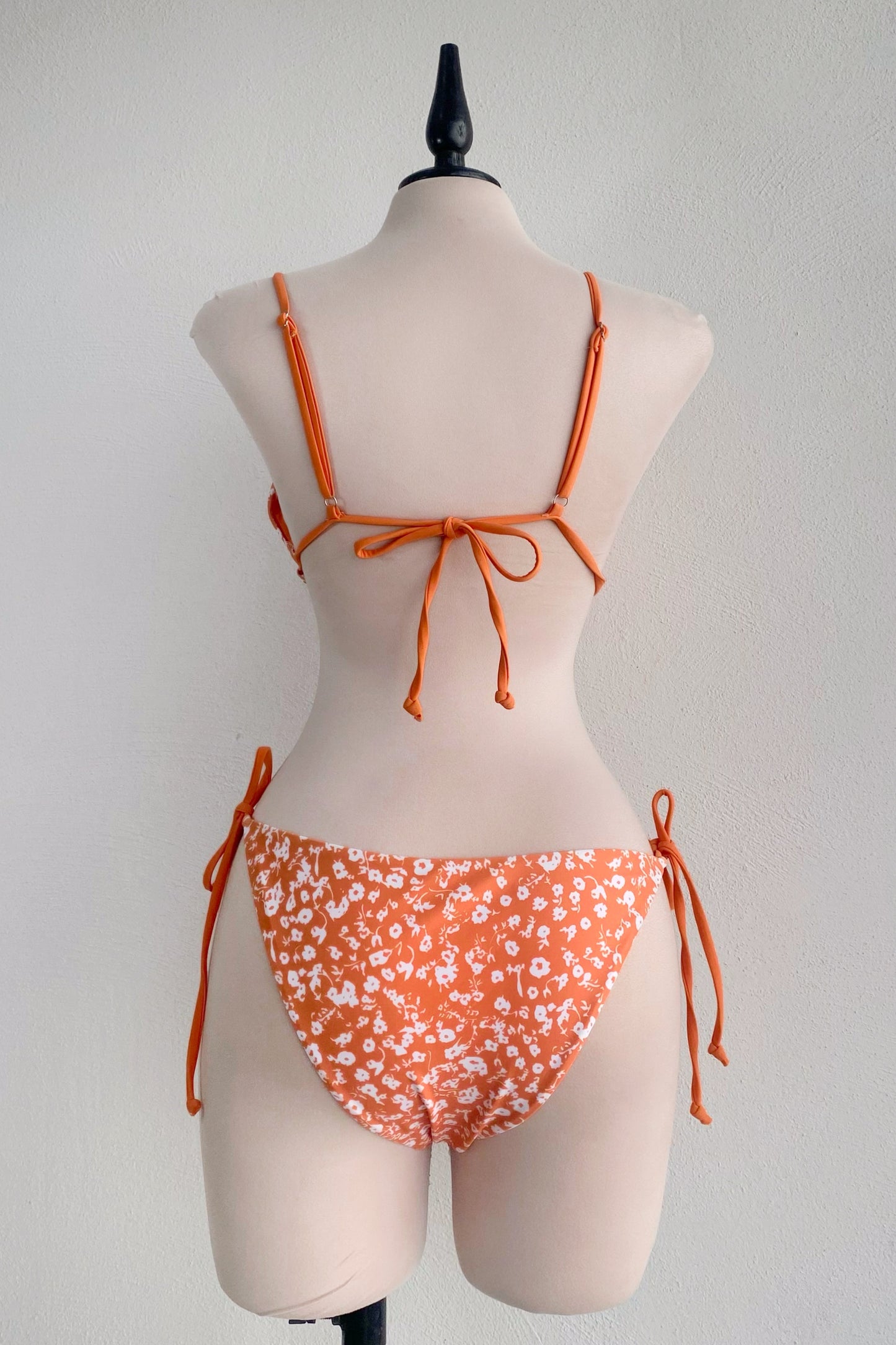 Bikini Naranja flores