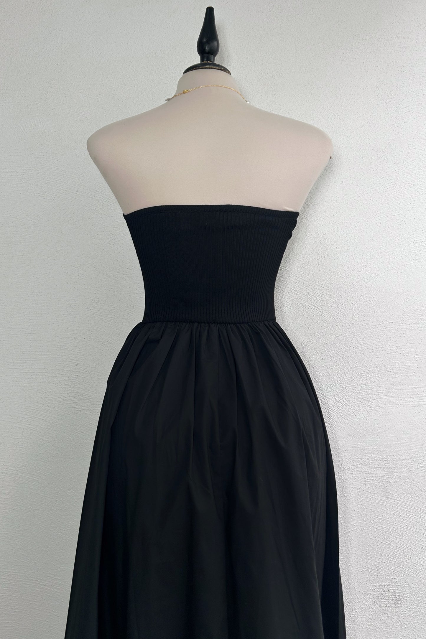 Vestido strapless negro