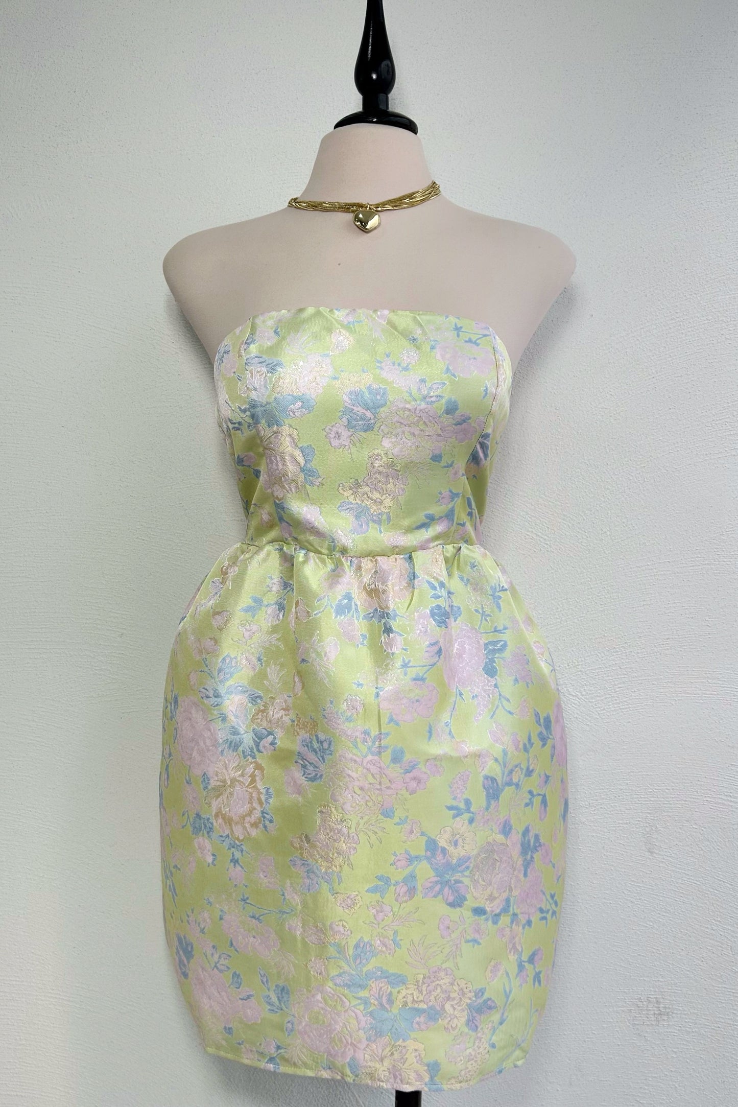 Vestido strapless verde
