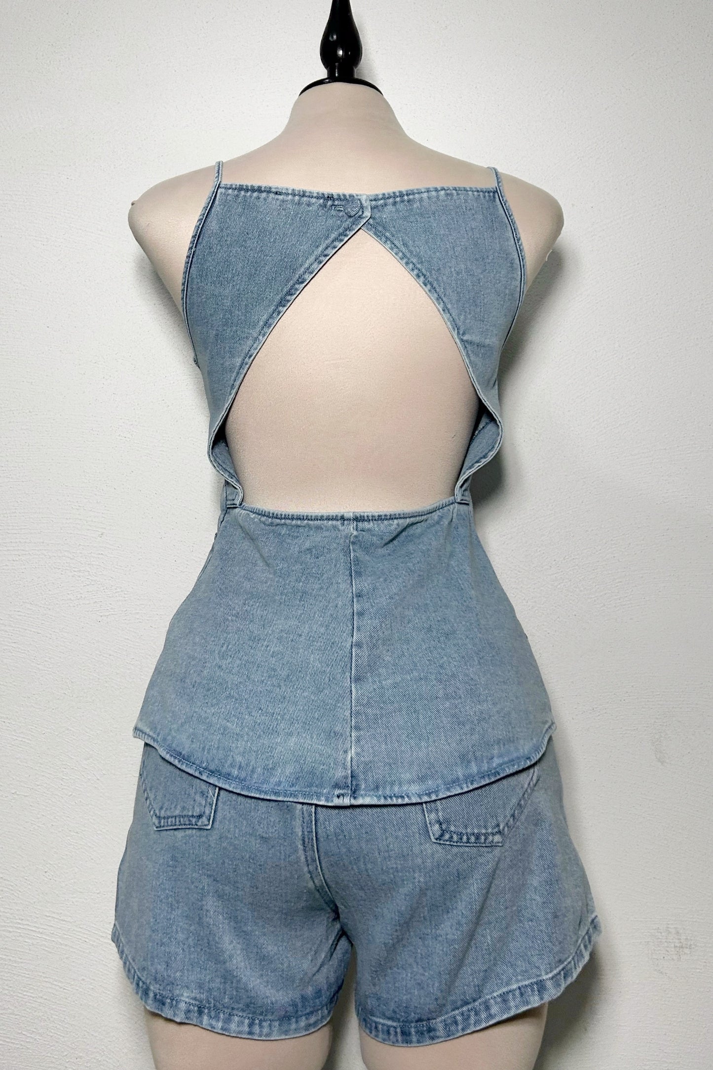 Conjunto denim chaleco backless