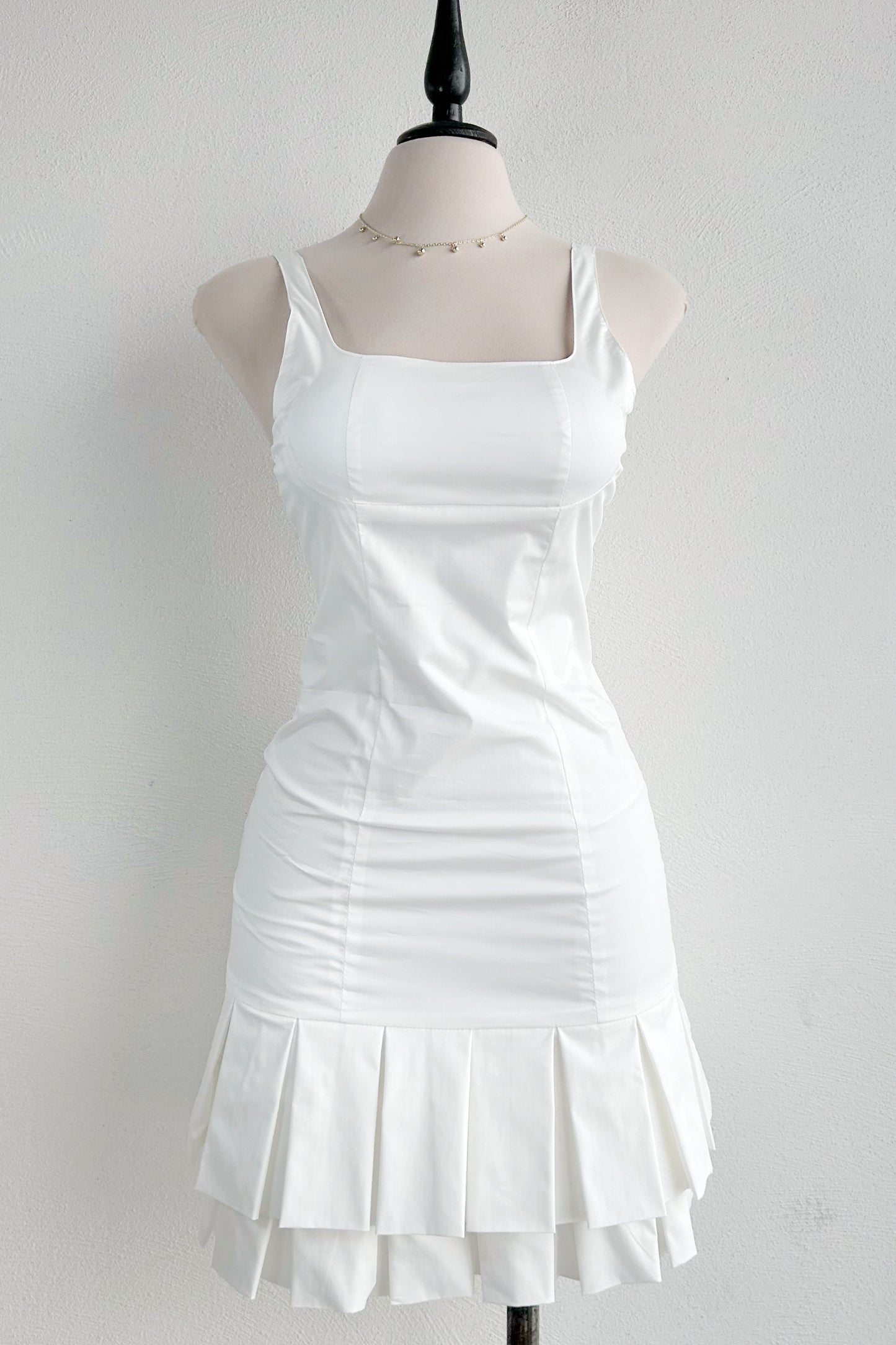 Vestido blanco plisado