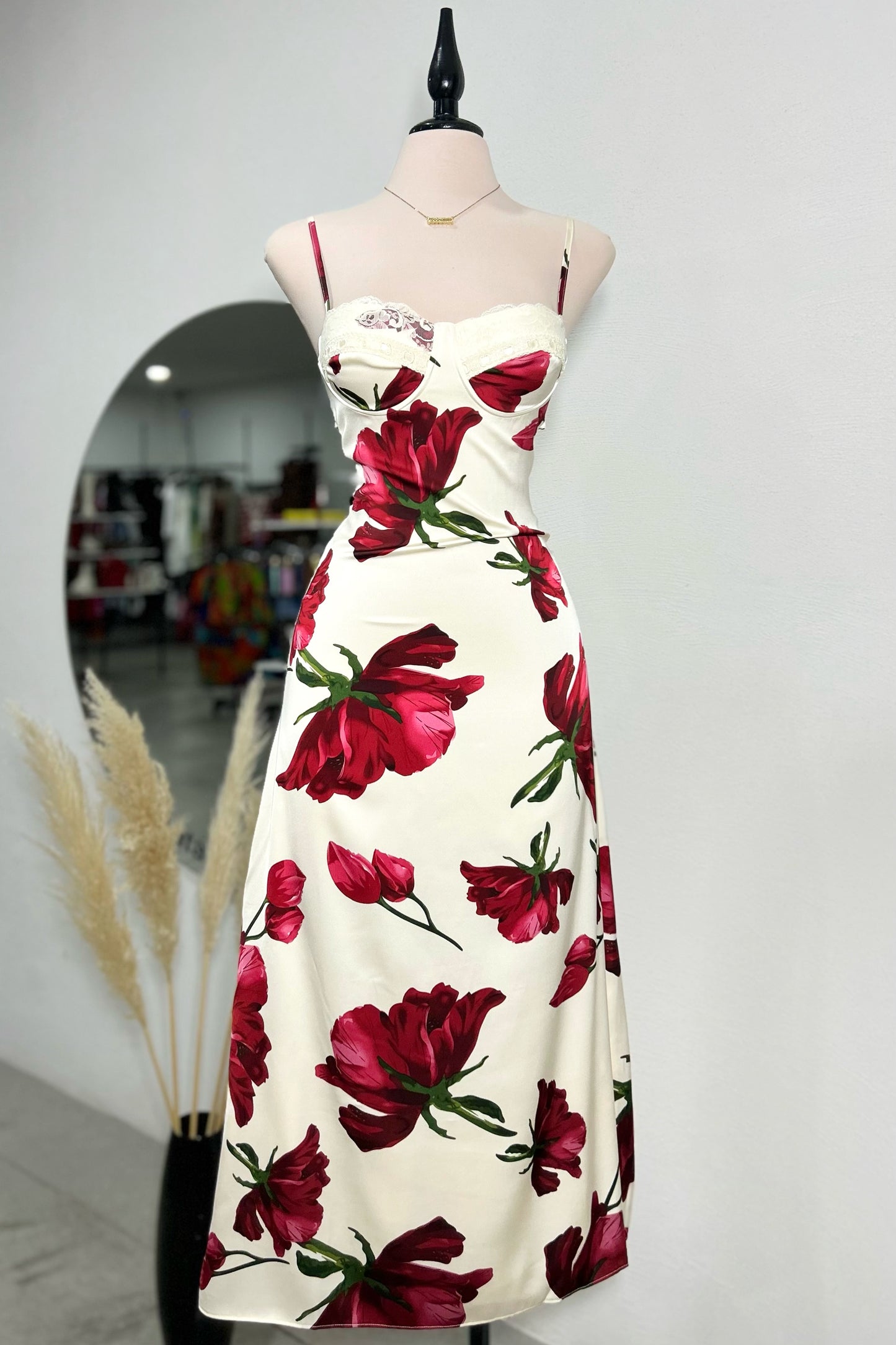 Vestido rosas encaje