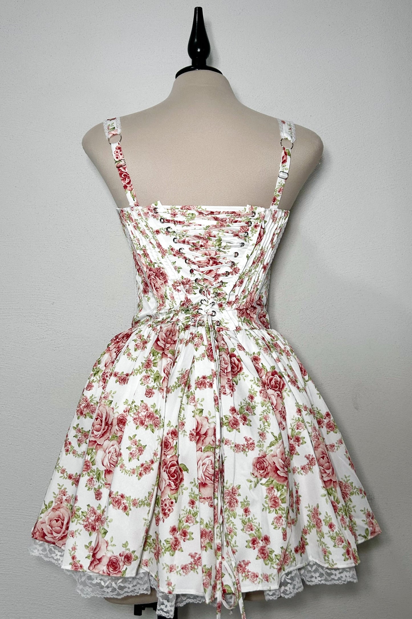 Vestido floral con corsé