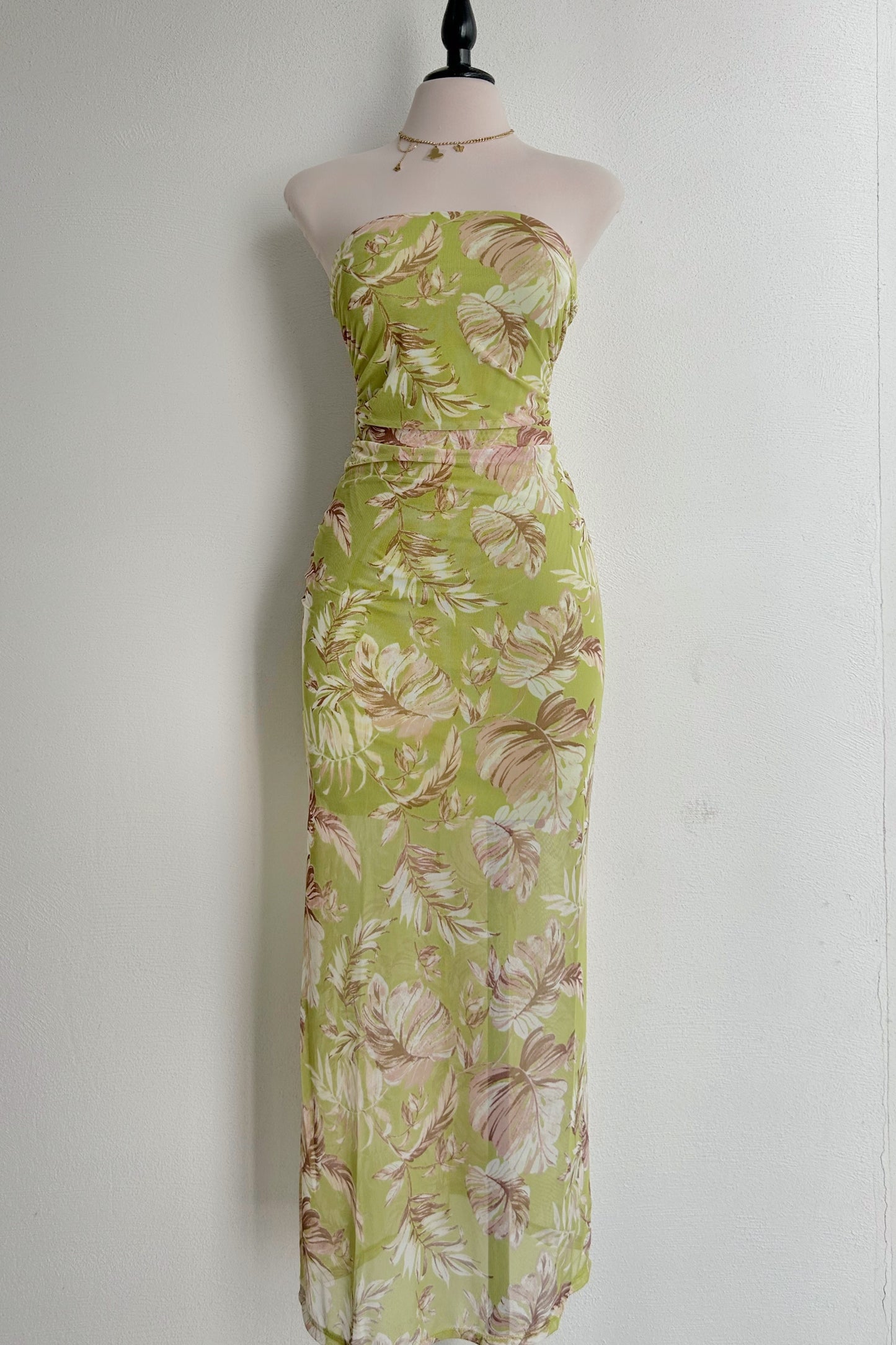 Vestido mesh verde con hojas