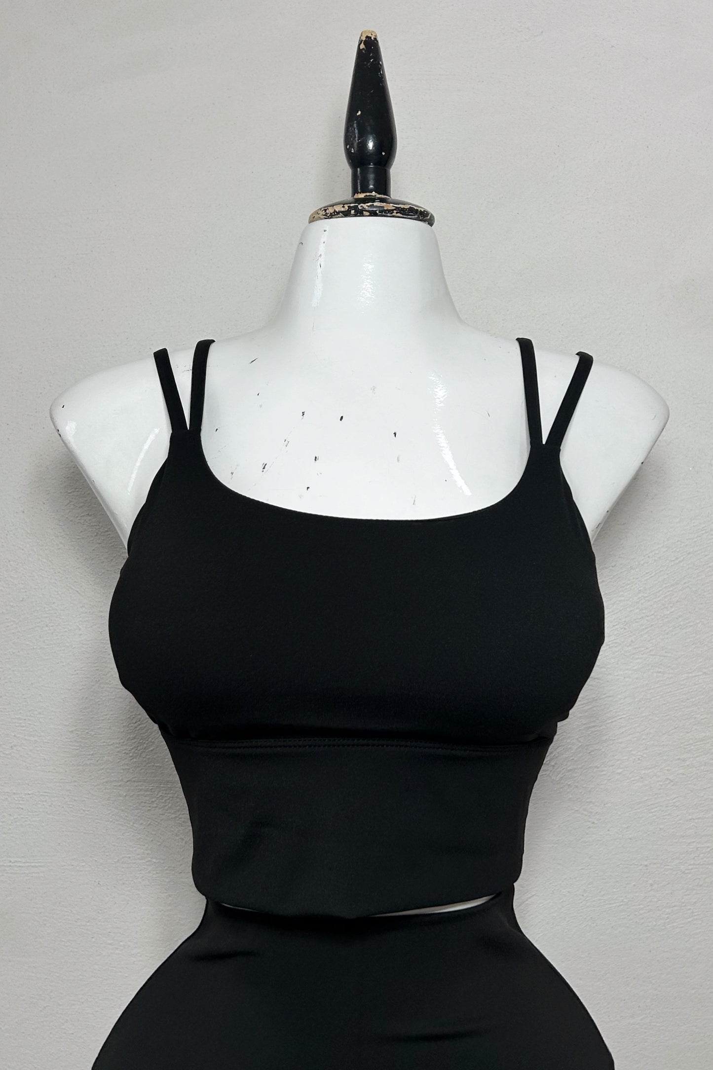 Top doble tirante negro