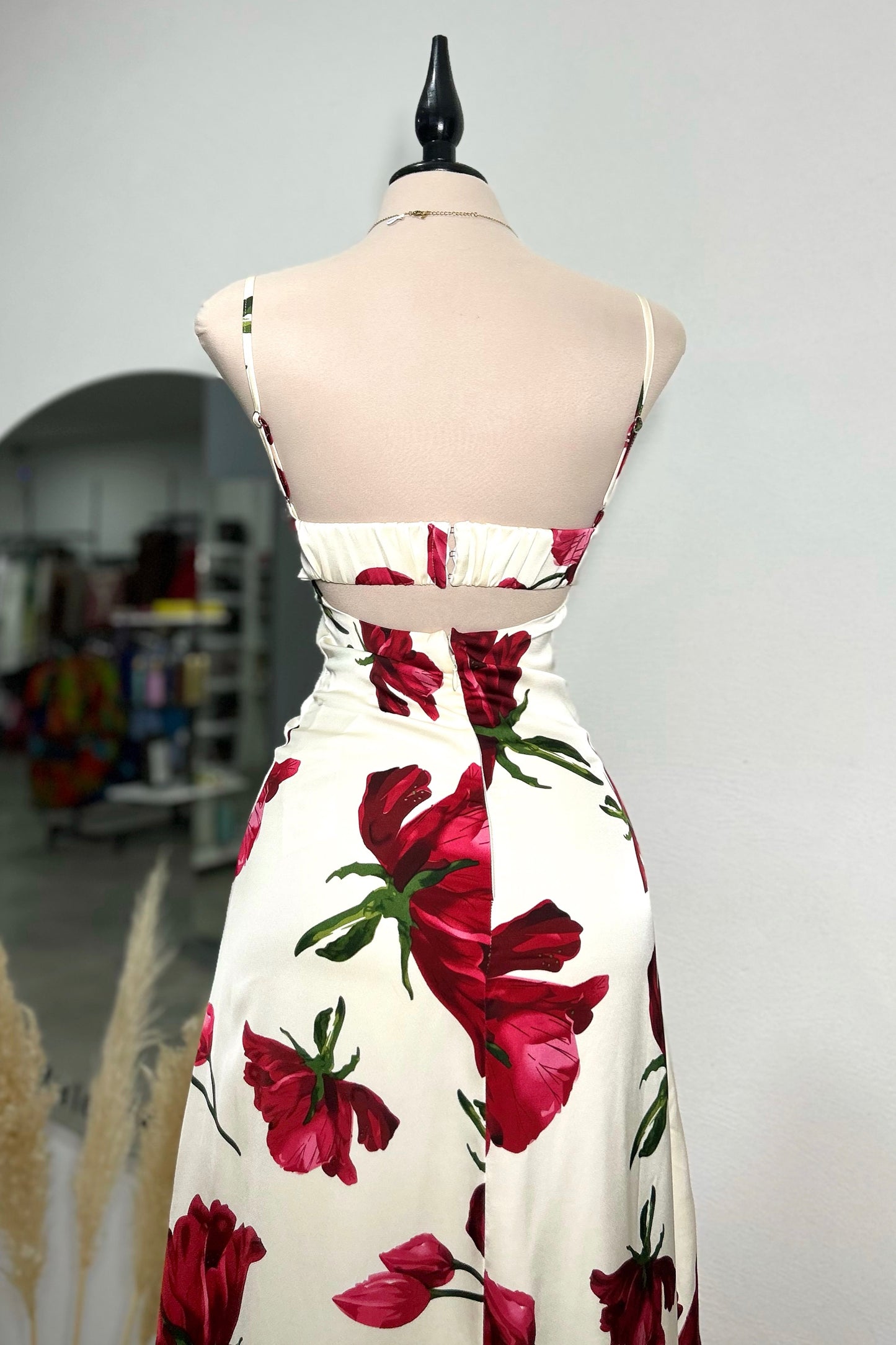 Vestido rosas encaje