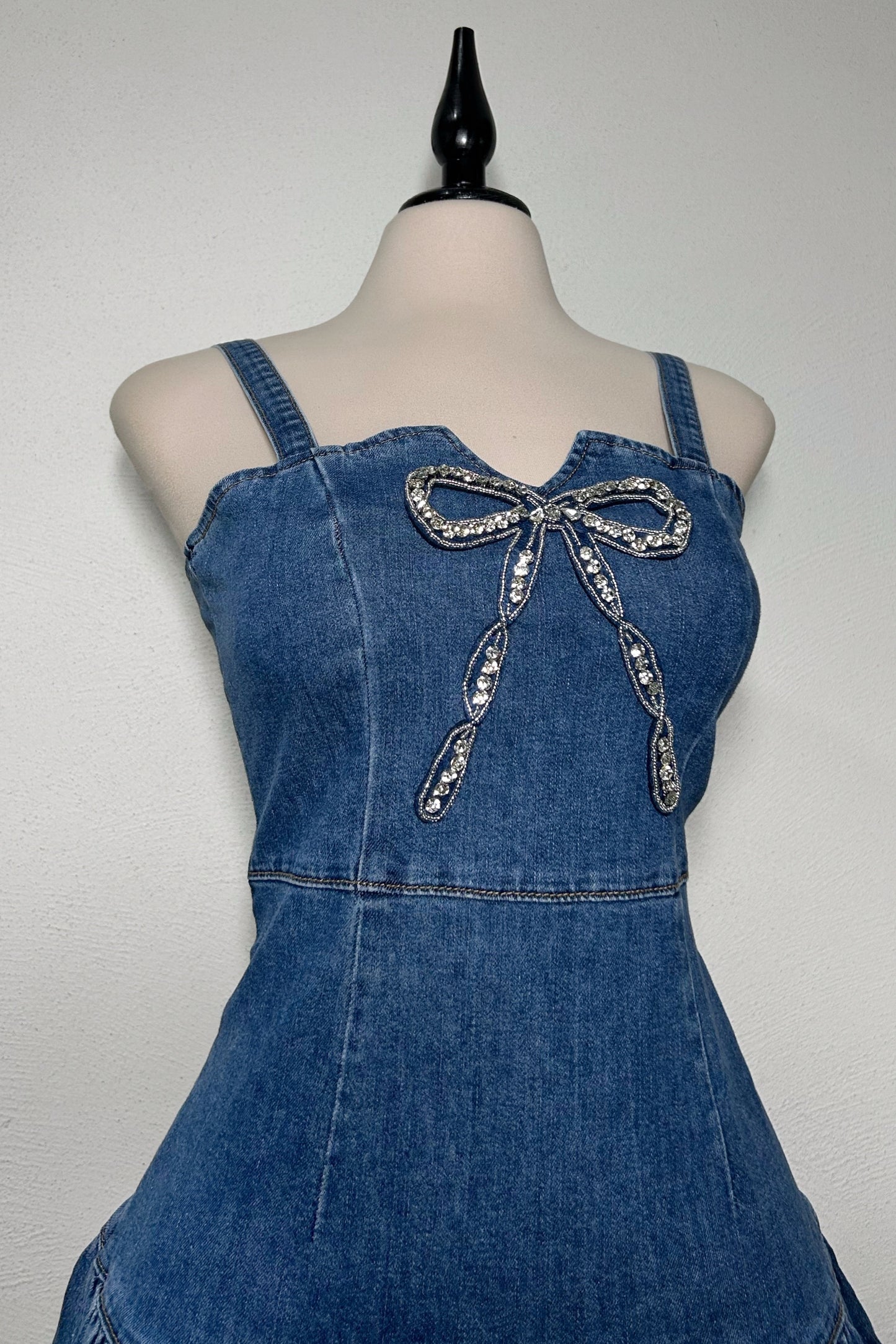 Vestido denim moño