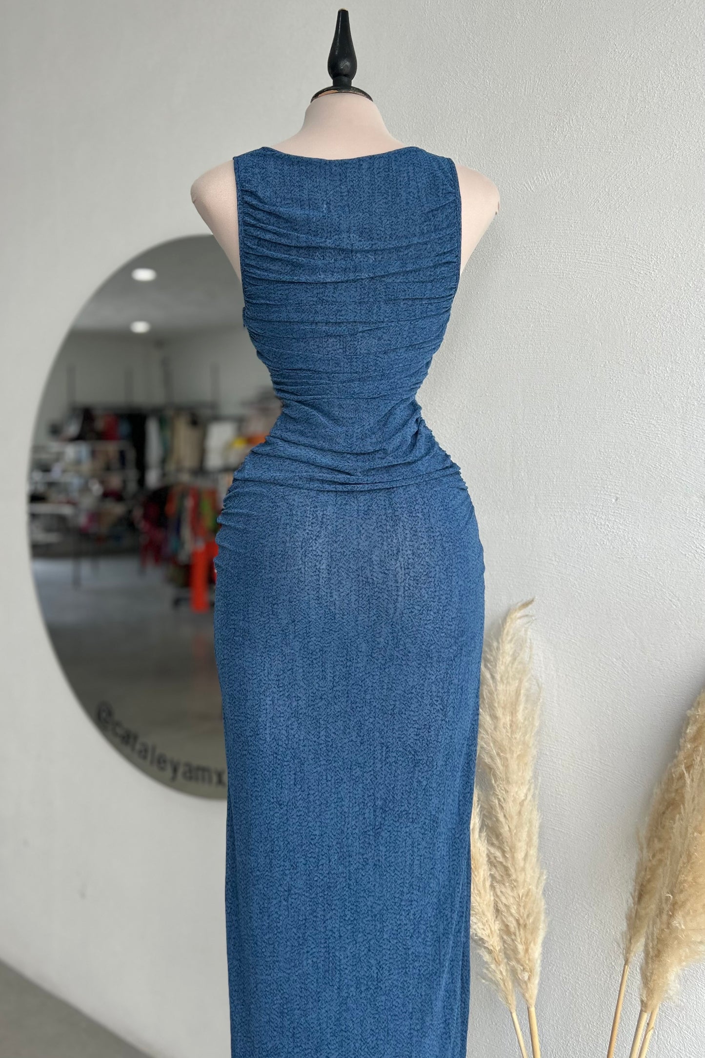 Vestido mesh con cadena
