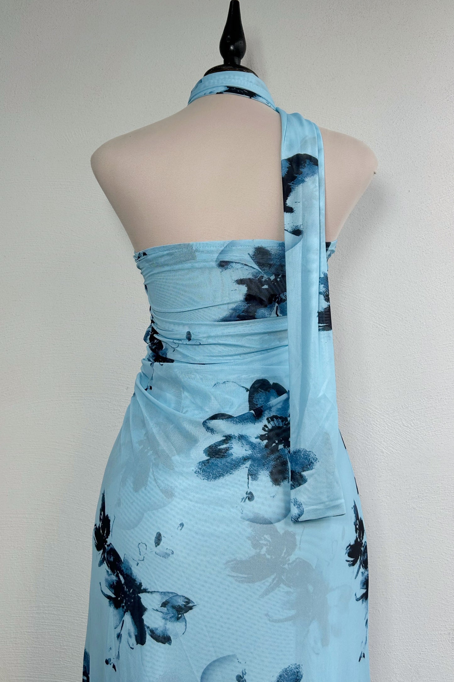 Vestido azul flores midi