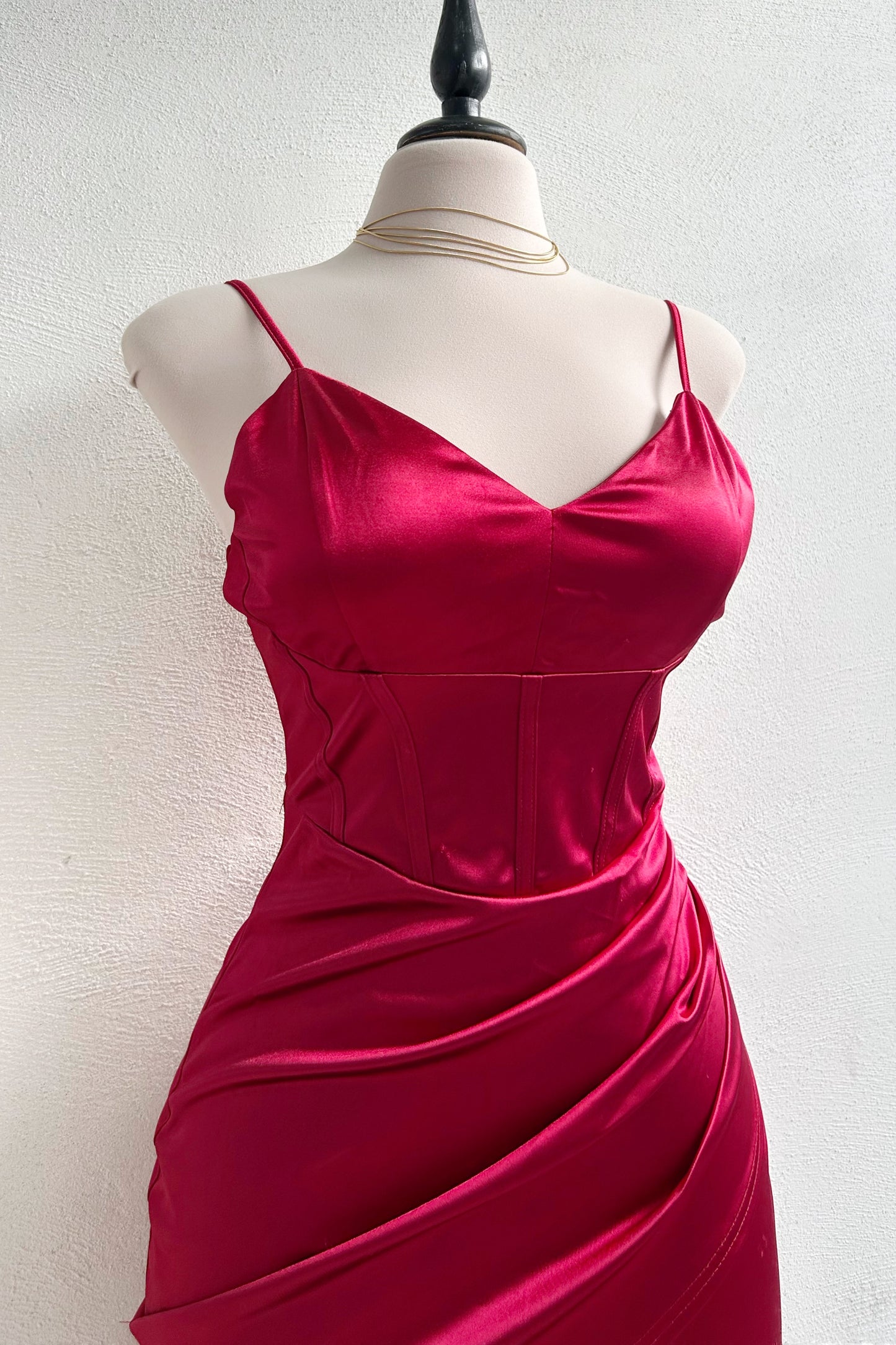 Vestido tinto satinado