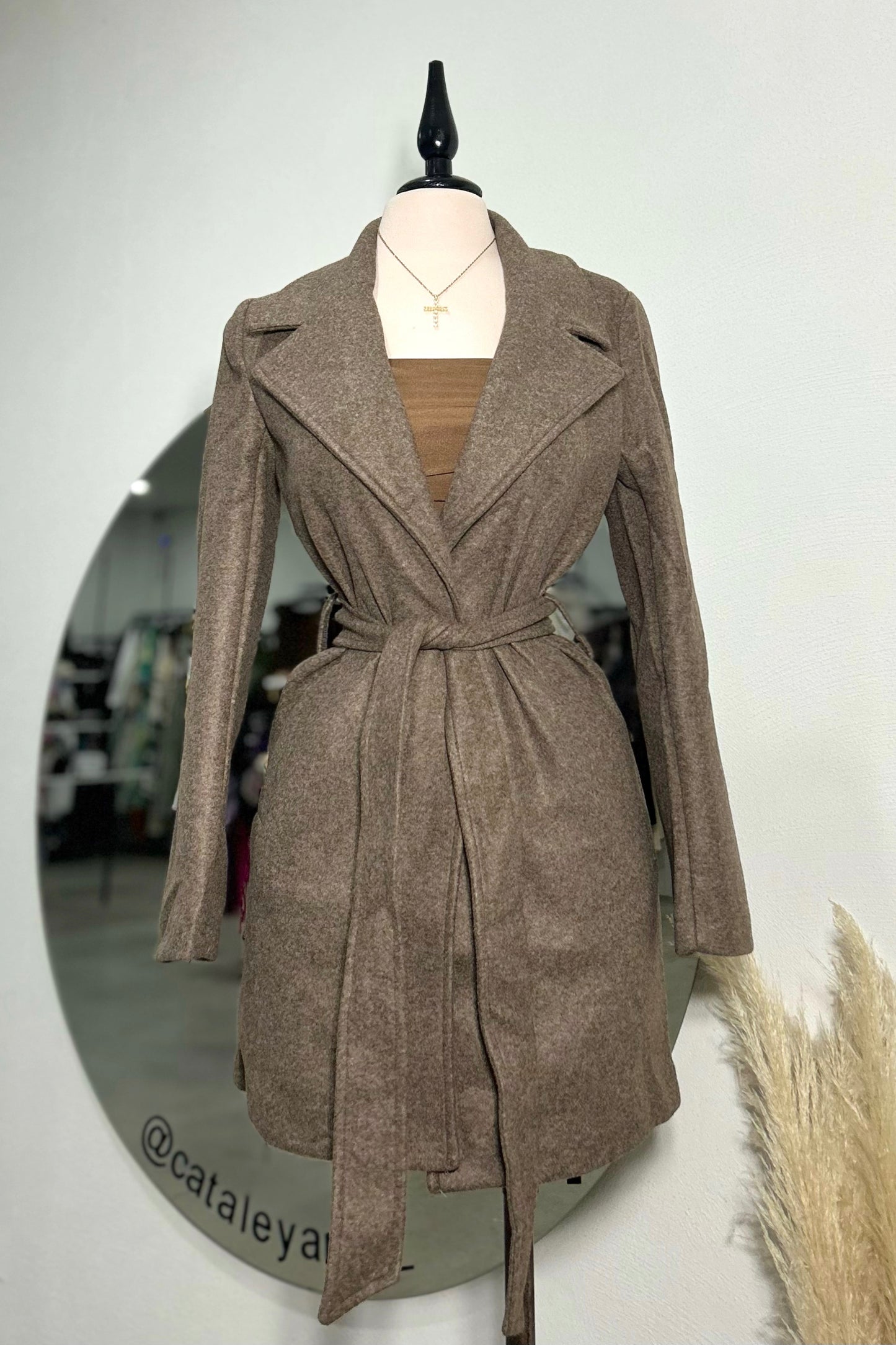 Gabardina café con cinto