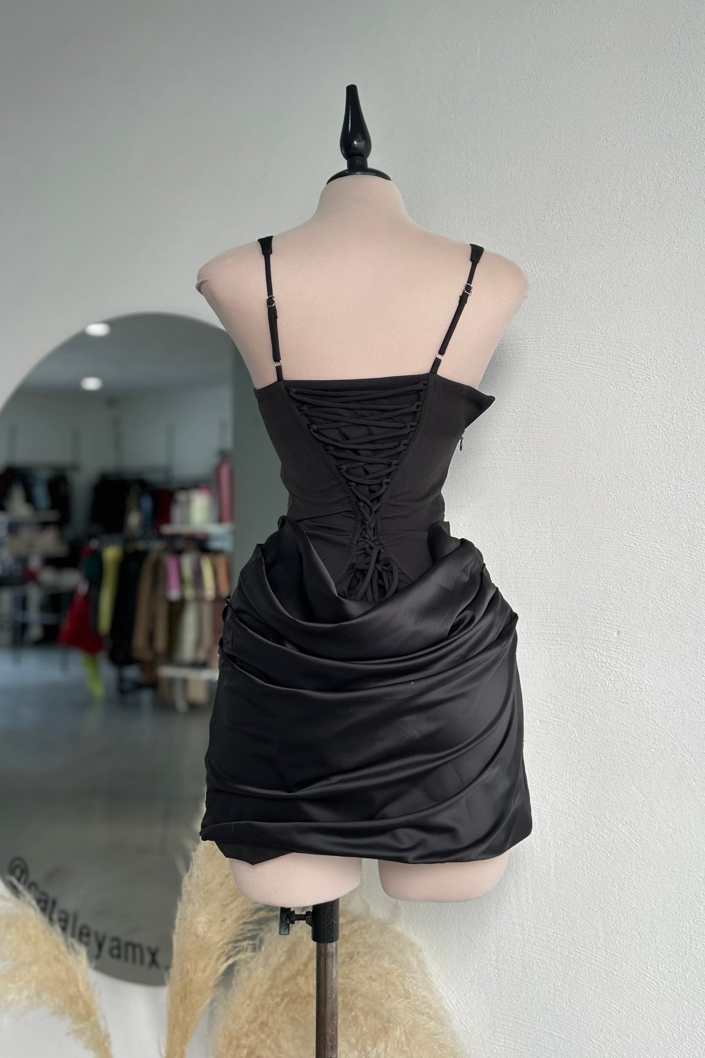 Vestido Scarlett Black