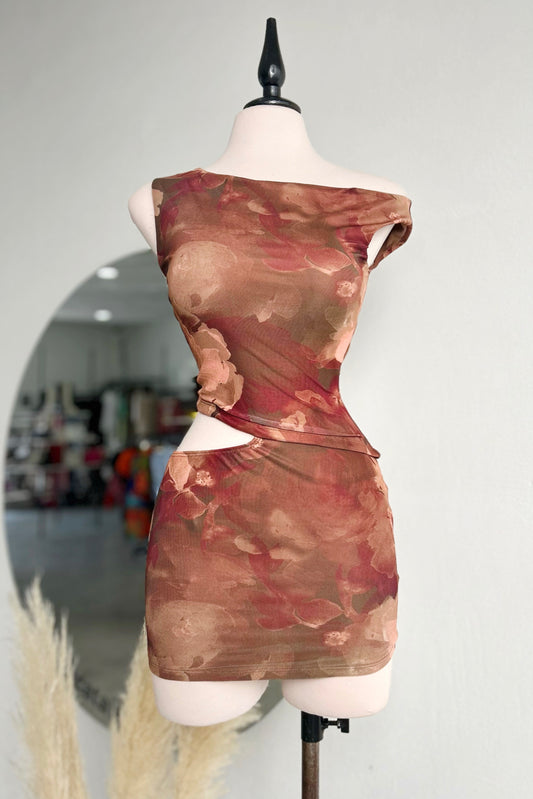 Vestido mesh cafe con abertura