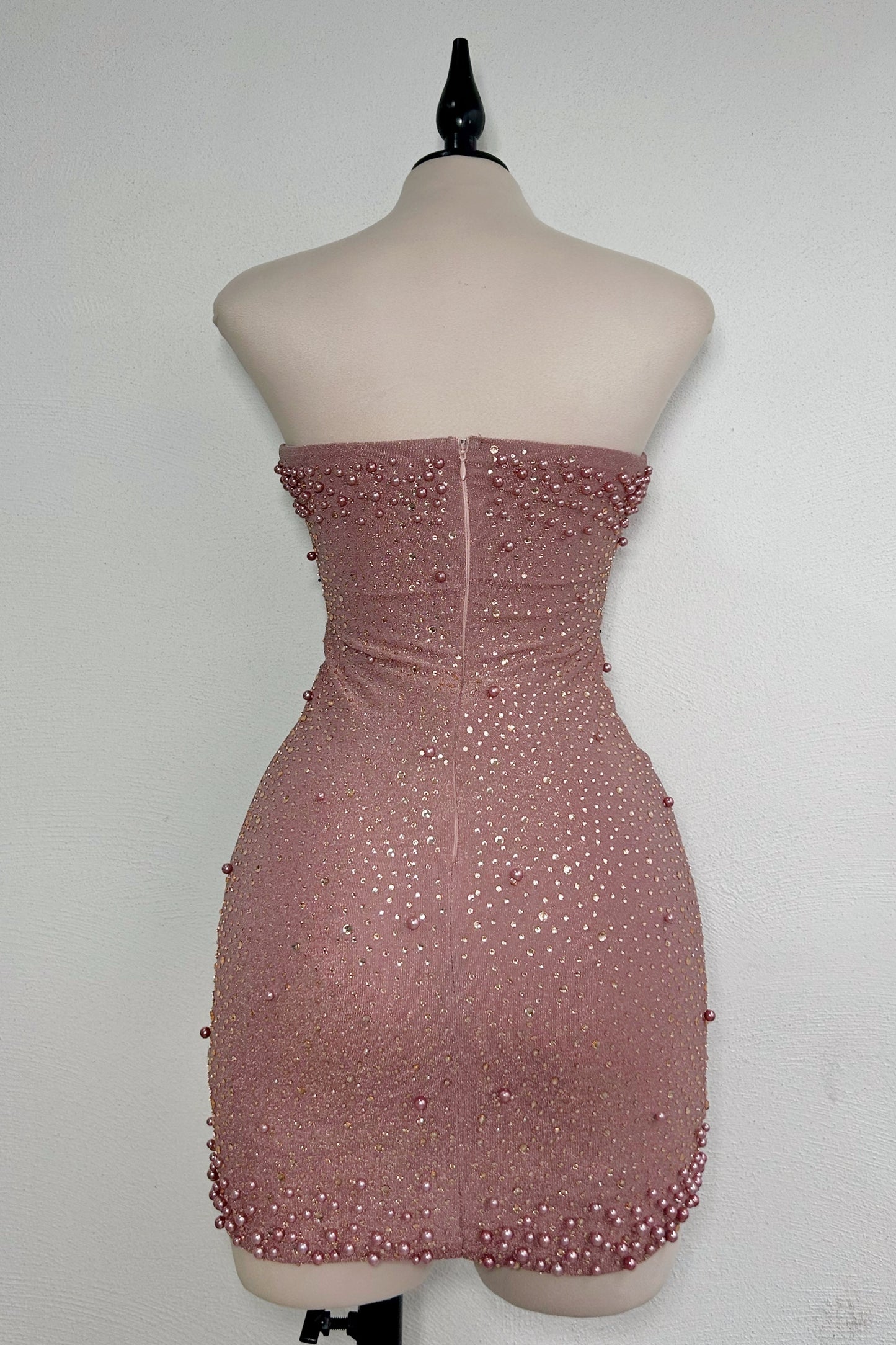 Vestido mini con perlas mauve