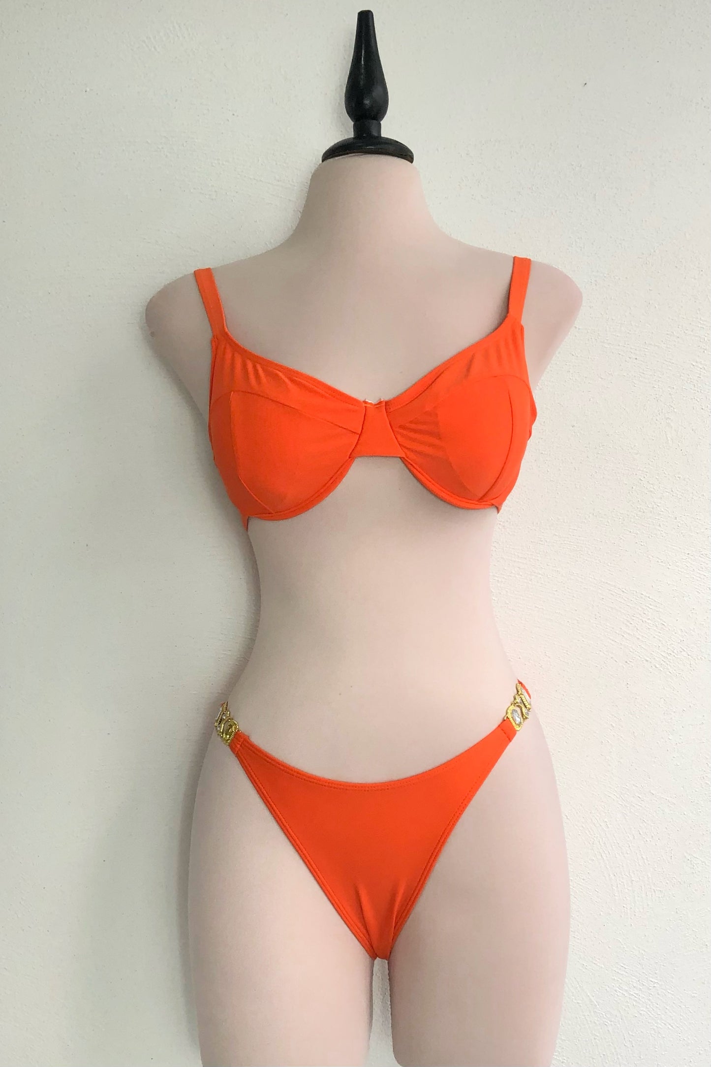 Bikini con copas naranja