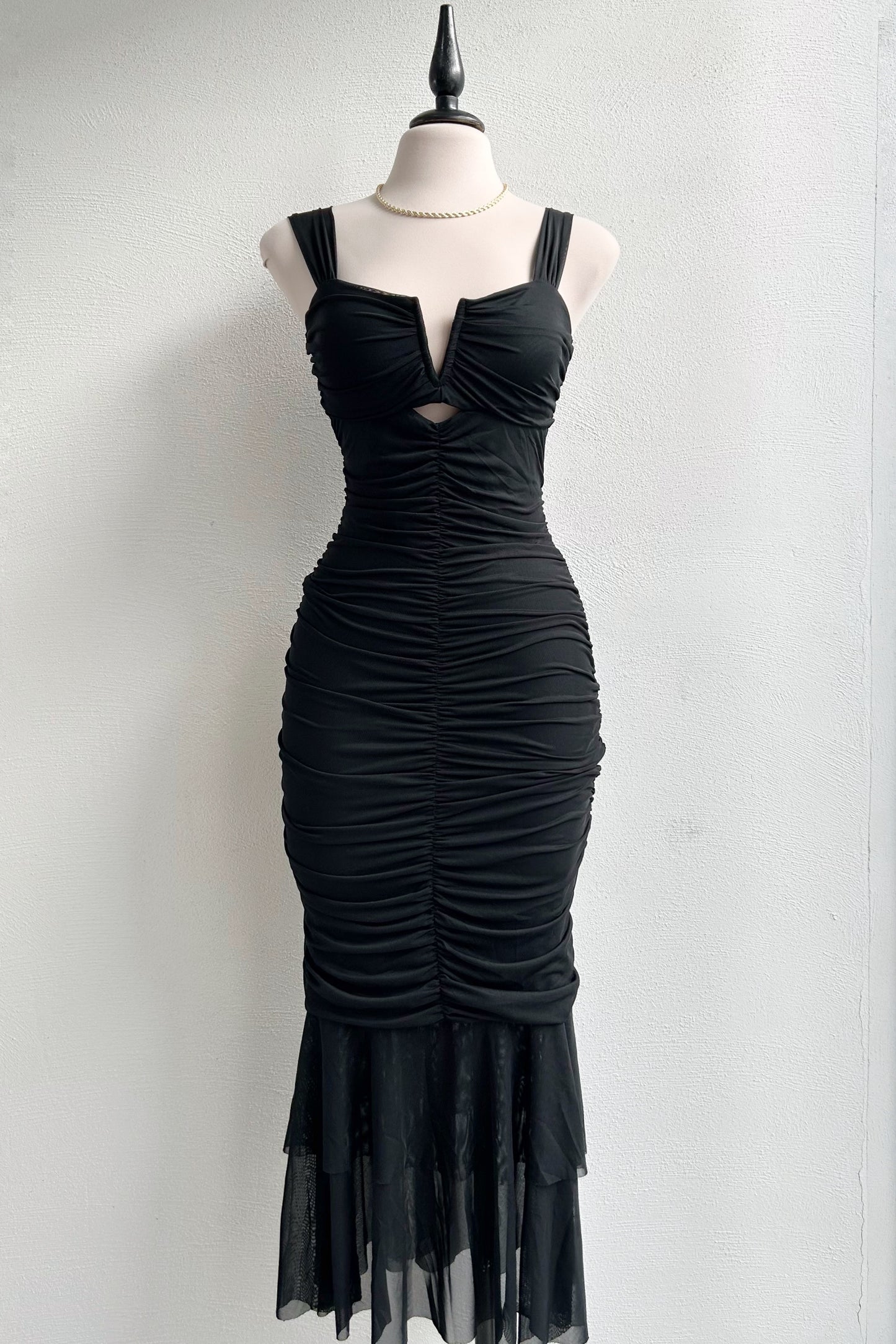 Vestido negro corte sirena