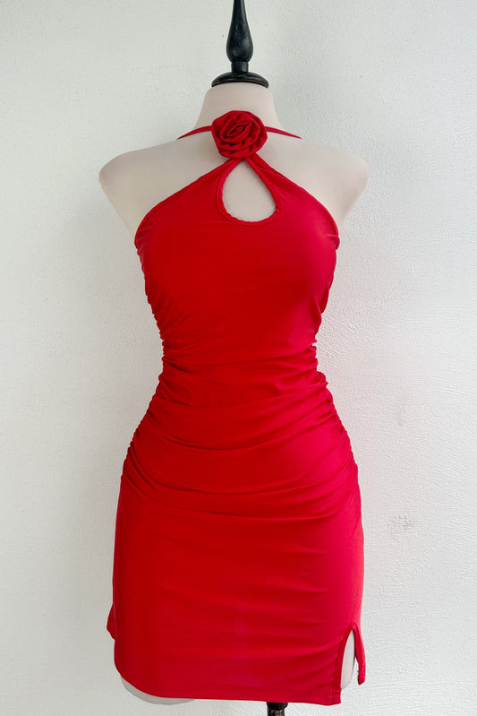 Vestido rojo con flor