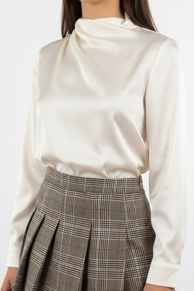 Blusa satinada beige