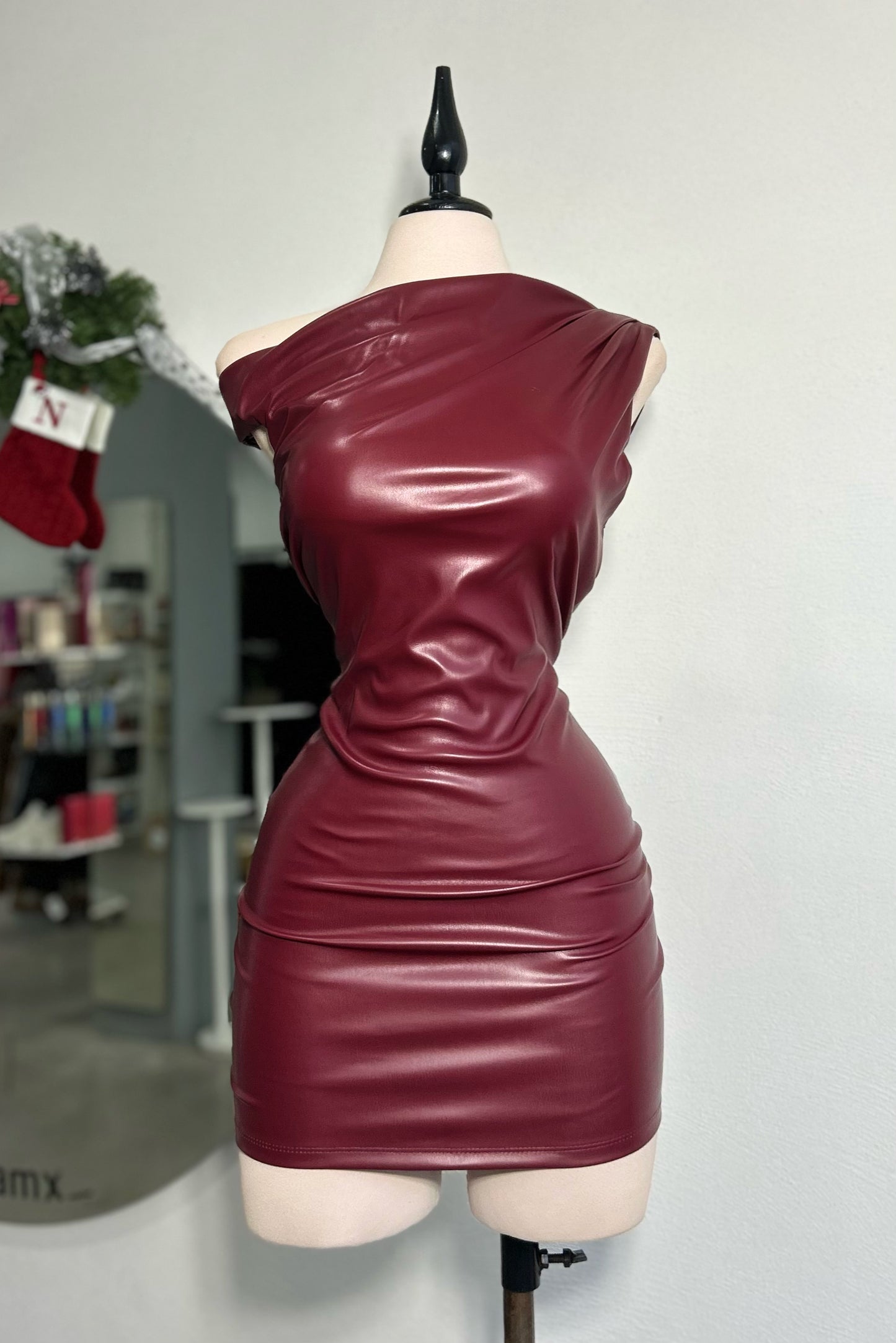 Vestido vinil tinto