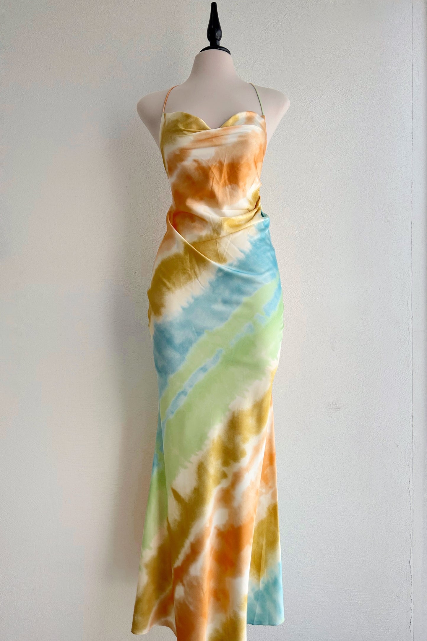 Vestido satinado naranja/azul