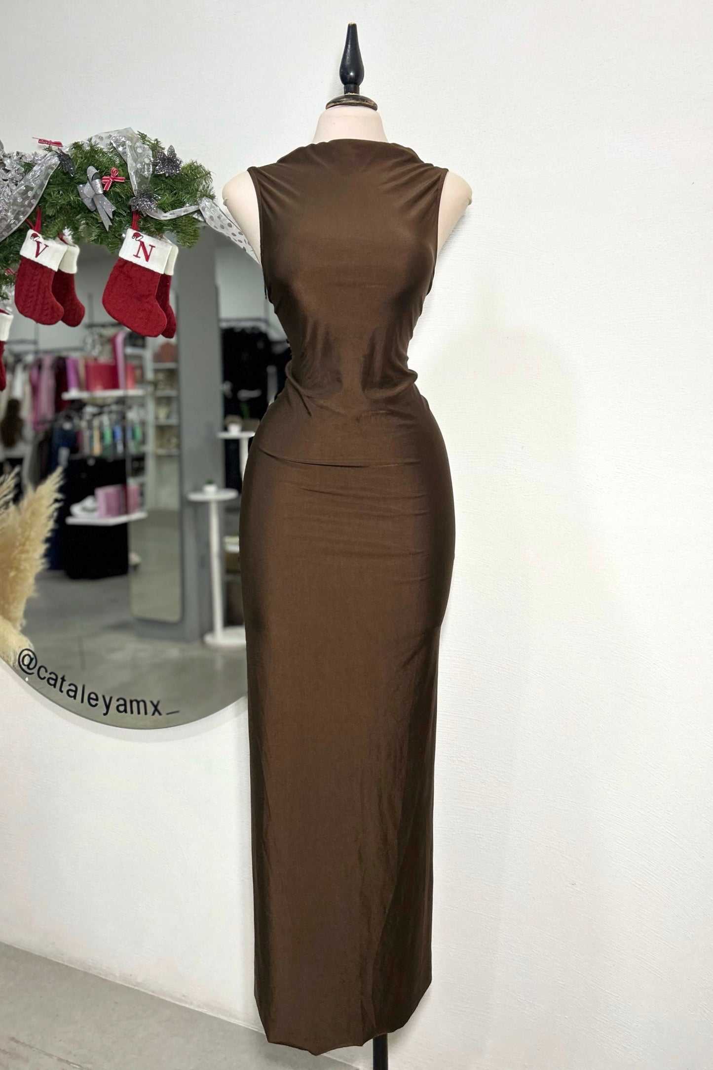 Vestido café espalda V