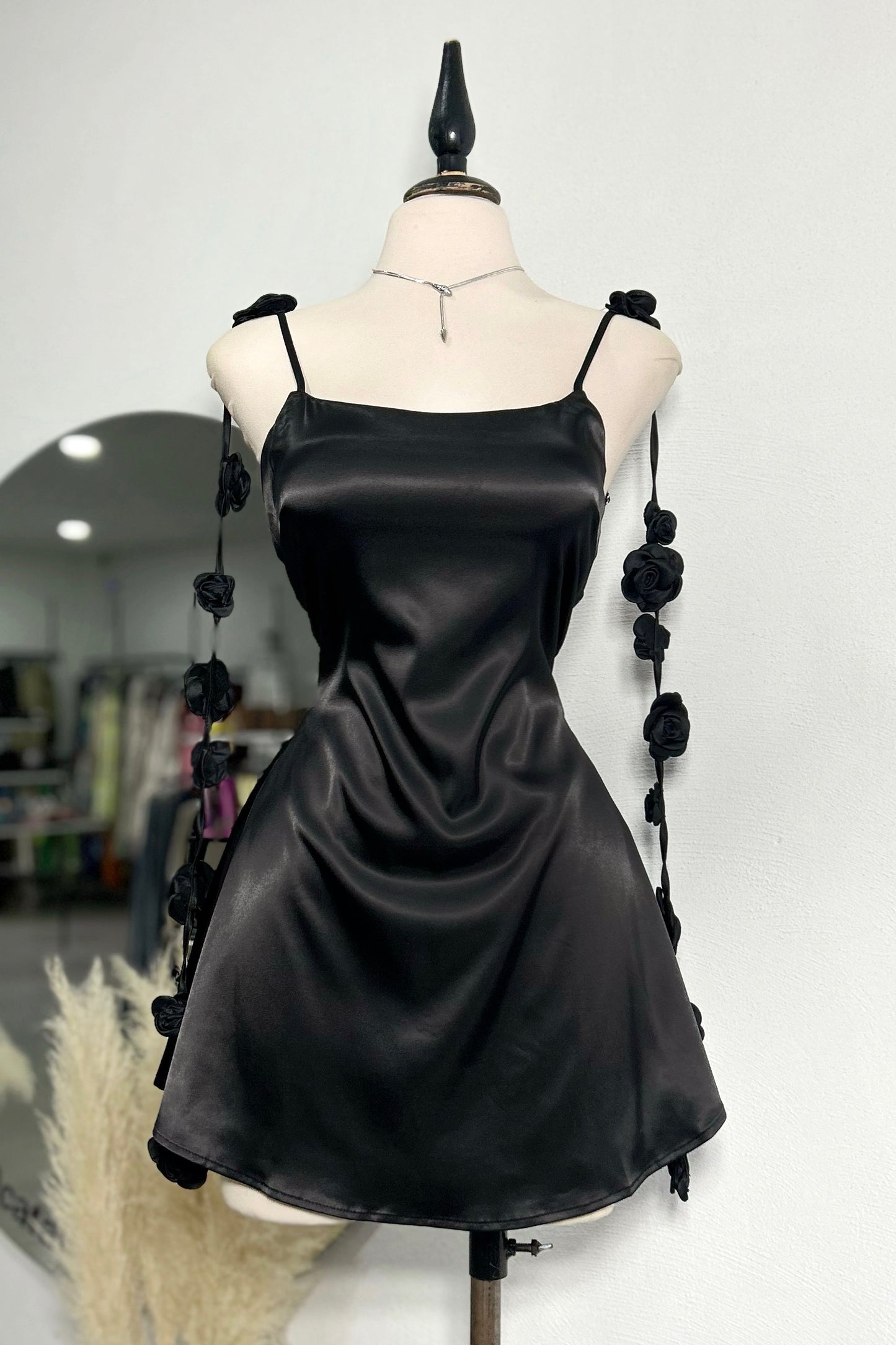 Vestido tirantes flores negro