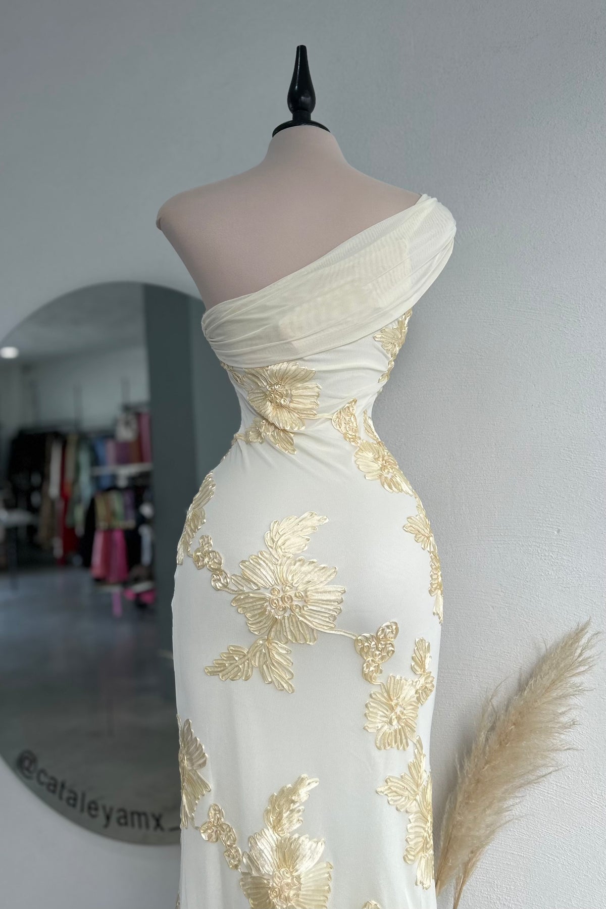 Vestido Golden Muse