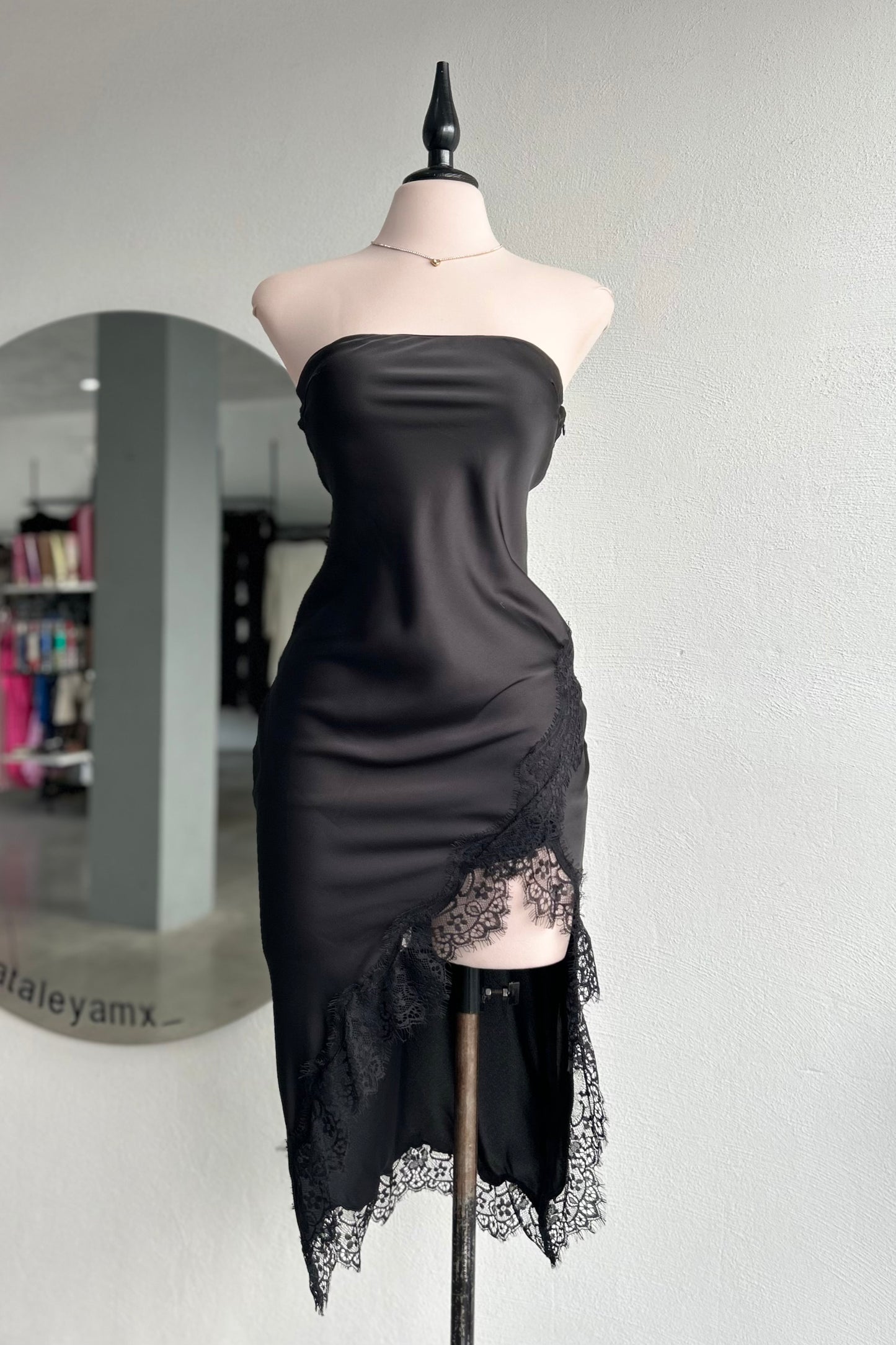 Vestido Midnight Lace