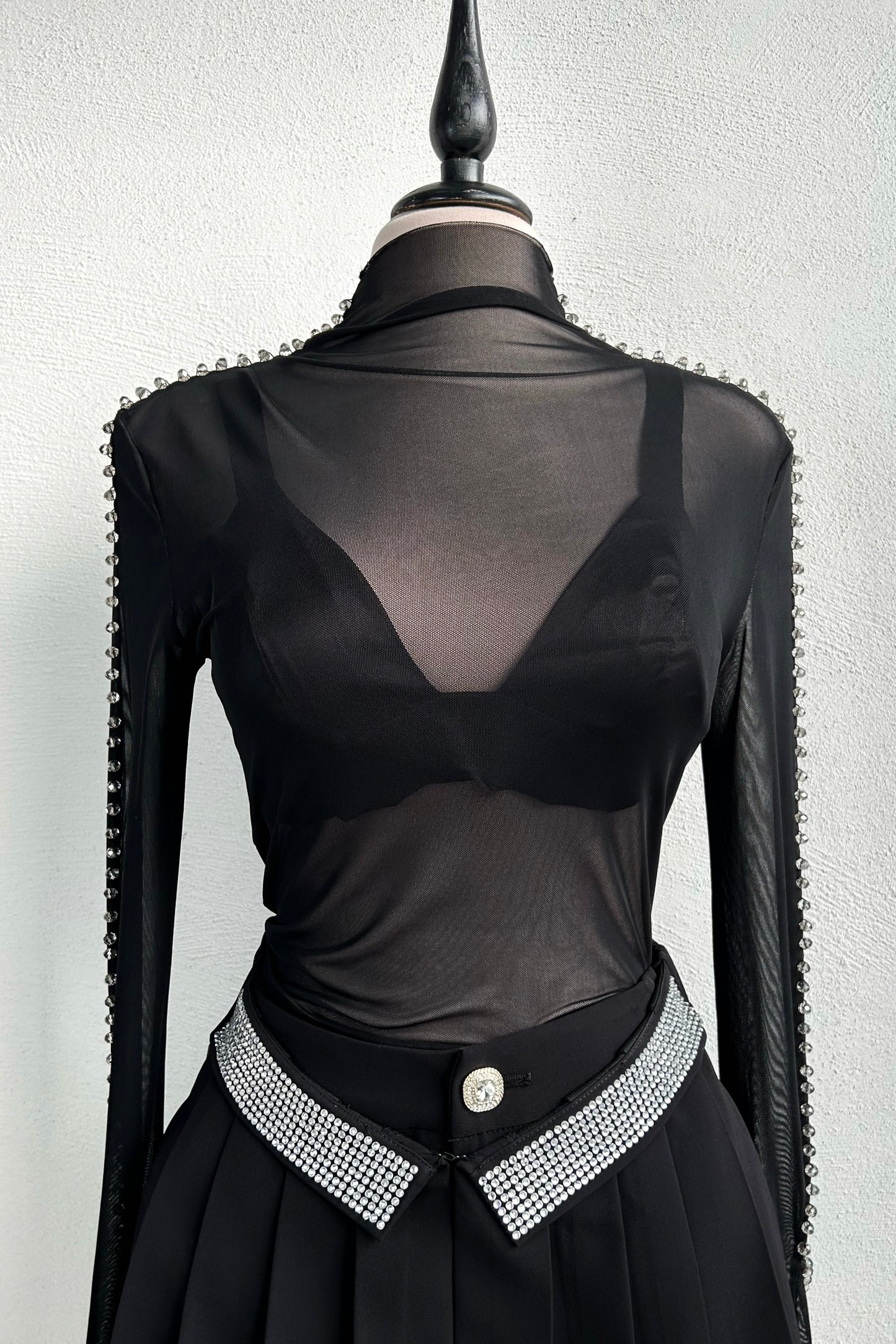 Blusa mesh con cristales