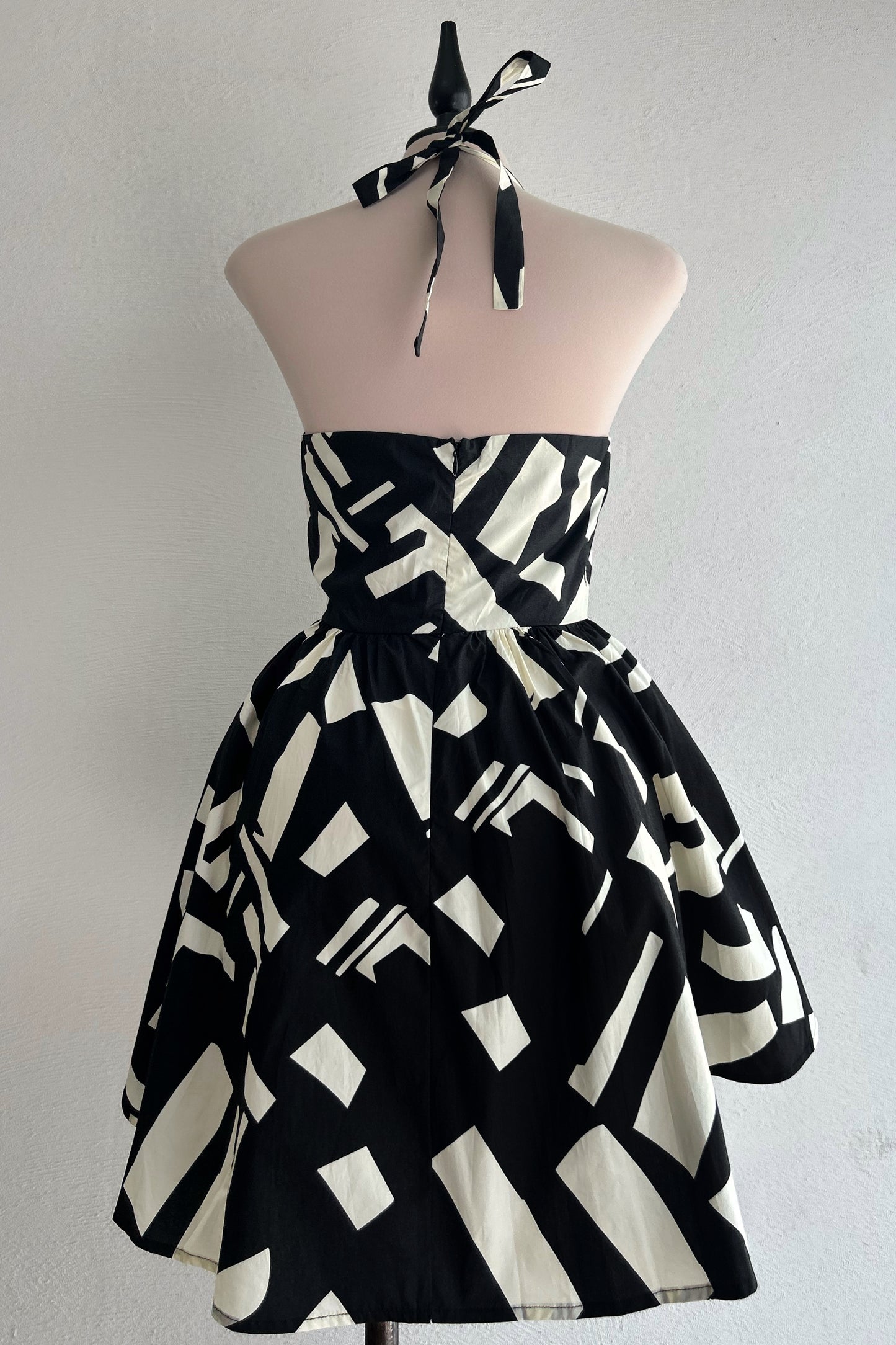 Vestido halter B&W