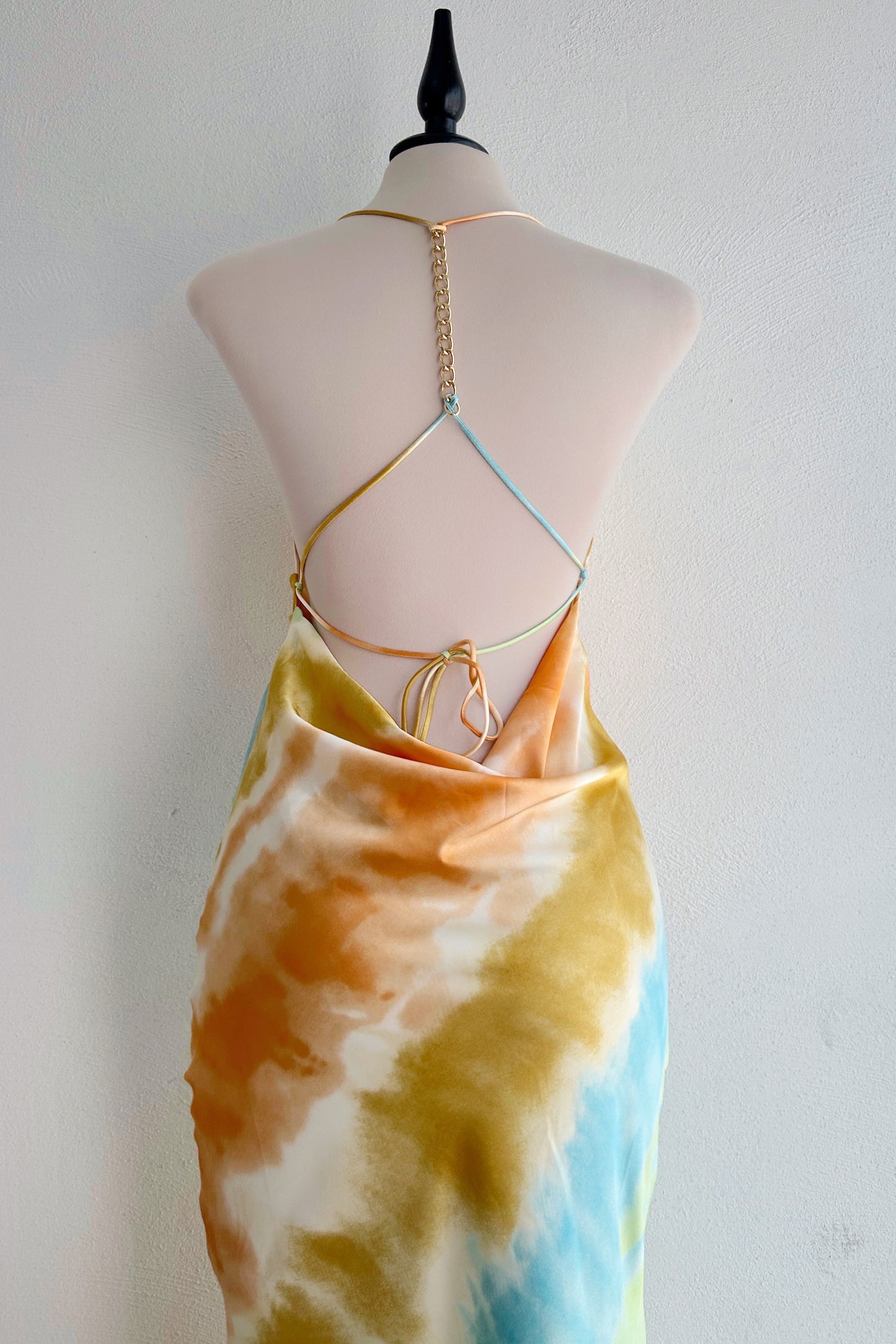Vestido satinado naranja/azul