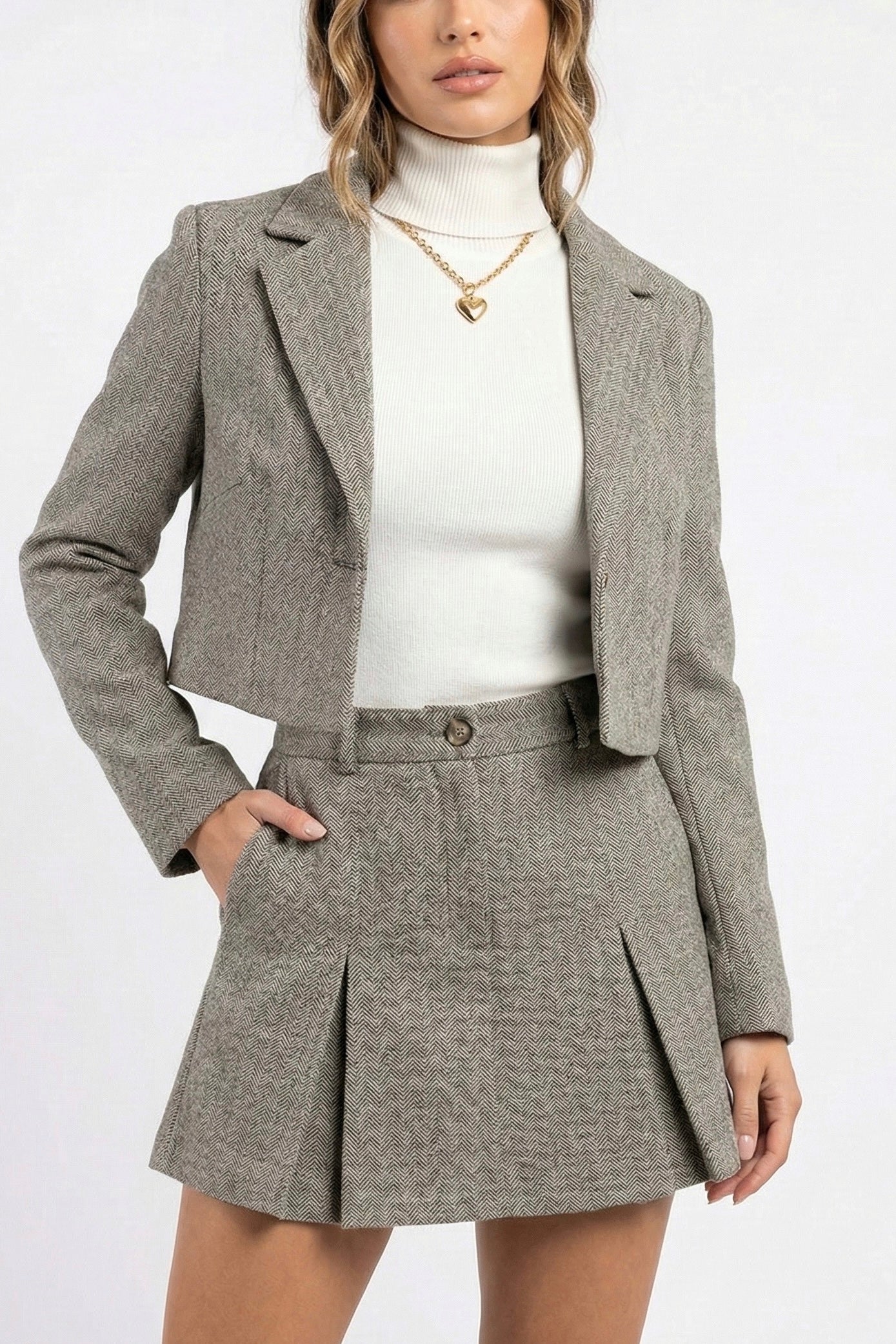 Set blazer corto y mini falda