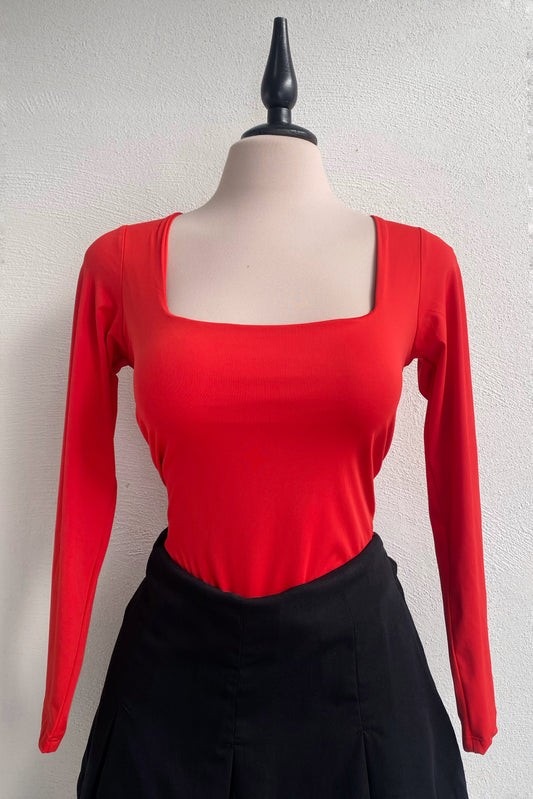 Blusa roja manga larga