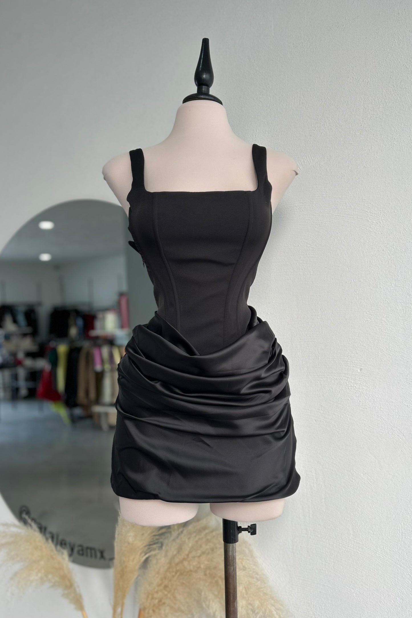 Vestido Scarlett Black