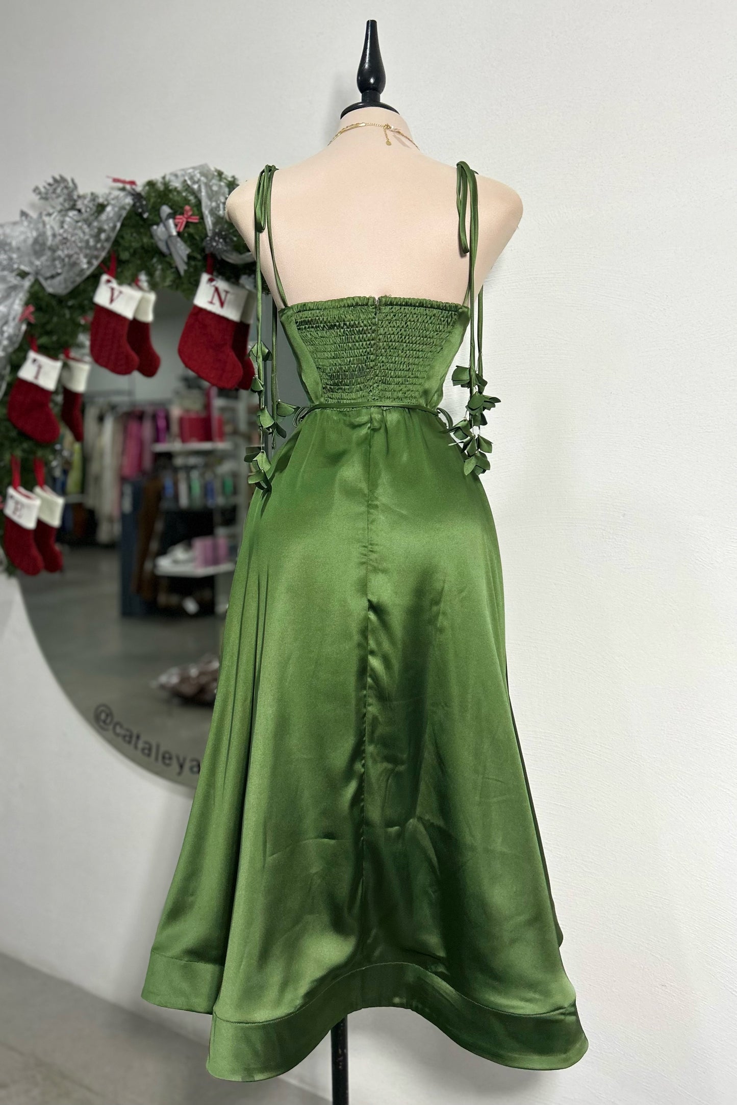 Vestido olivo manga floral