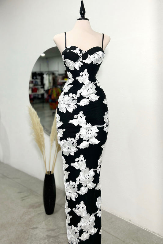 Vestido negro flores blancas