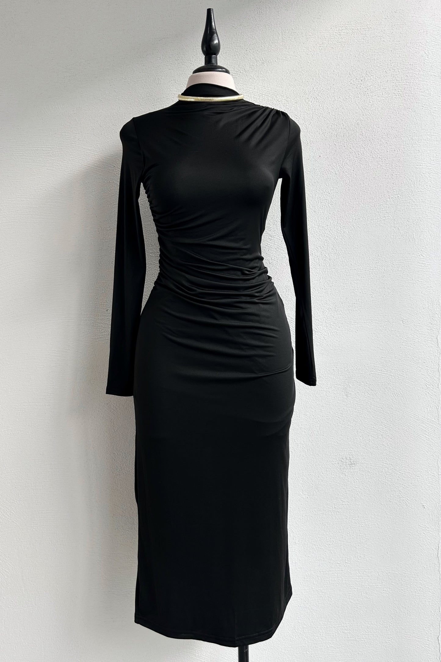 Vestido midi manga larga negro