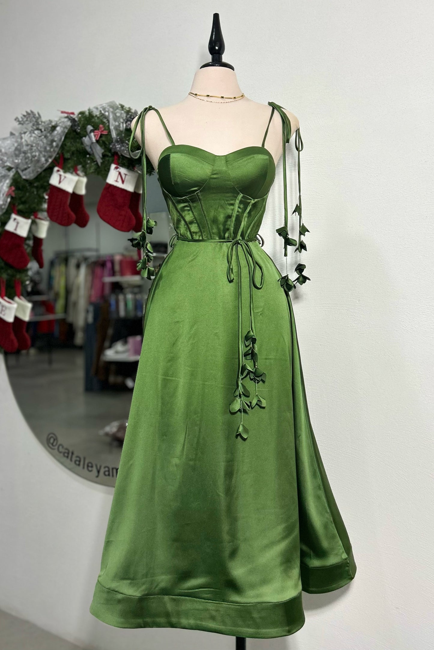 Vestido olivo manga floral